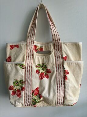 Free People Caravan Tote🔥 Strawberry  🍓